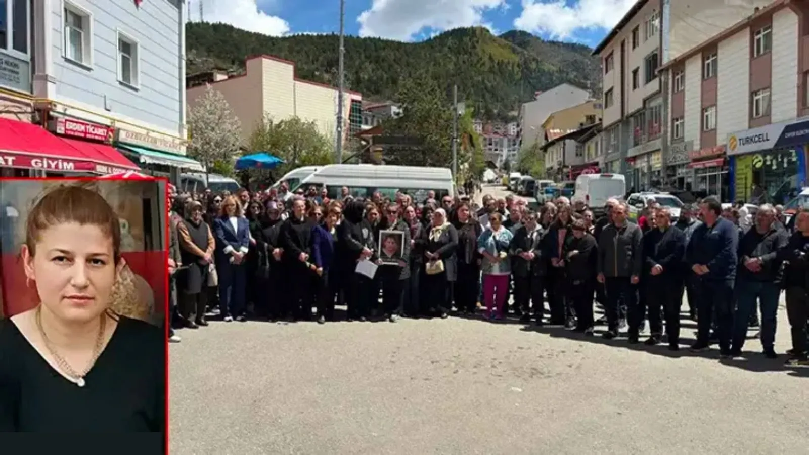 Zihinsel engelli kızının istismara uğradığını öğrenince fenalaşıp ölen anneye anma